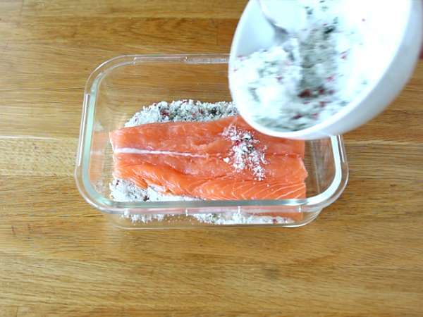 Gravlax, mariniran losos po švedsko - Priprava korak 2