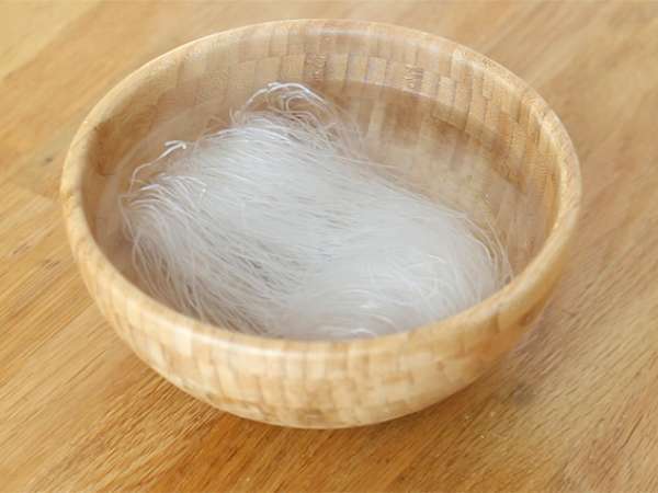 Spomladanski zvitki - piščančje kozice - Priprava korak 1