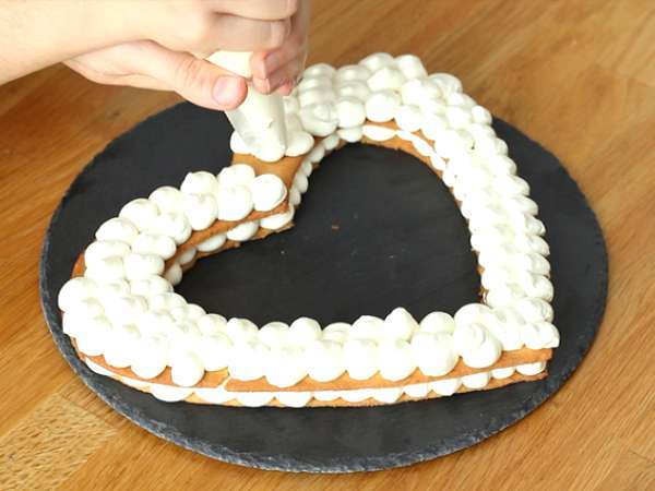 Srčna torta au Kinder - Kinderjeva srčna torta za valentinovo - Priprava korak 9