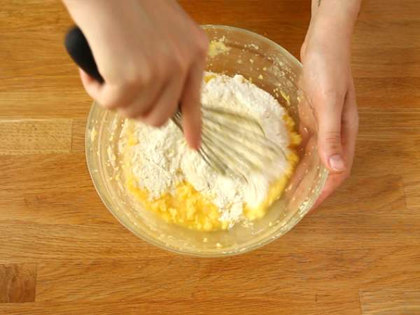 Enostavna limonina torta - Priprava korak 2