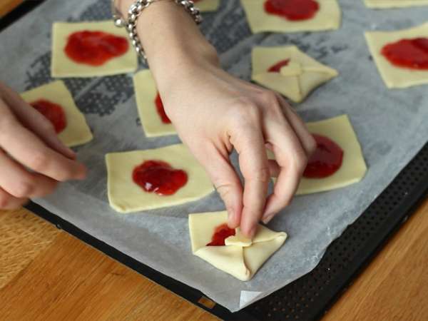 Pecivo ovojnice ljubezni za valentinovo - Priprava korak 4