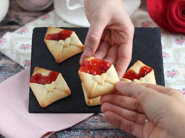 Pecivo ovojnice ljubezni za valentinovo - Priprava korak 6