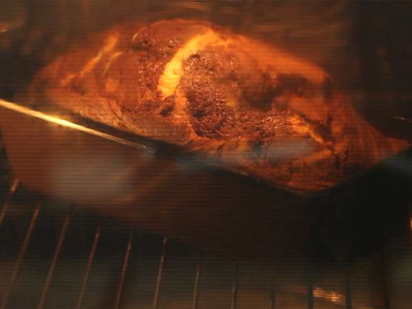 Marmorna biskvitna torta z mandljevo glazuro - Priprava korak 4