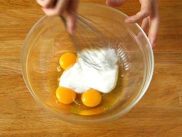 Čokoladni biskvit v mikrovalovni pečici v 5 min. - Priprava korak 1