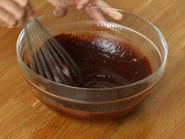 Čokoladni biskvit v mikrovalovni pečici v 5 min. - Priprava korak 2