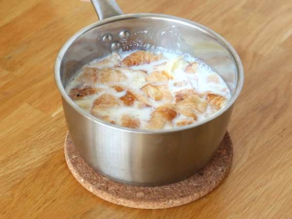 Jabolčni in karamelni puding s krofi - Priprava korak 4