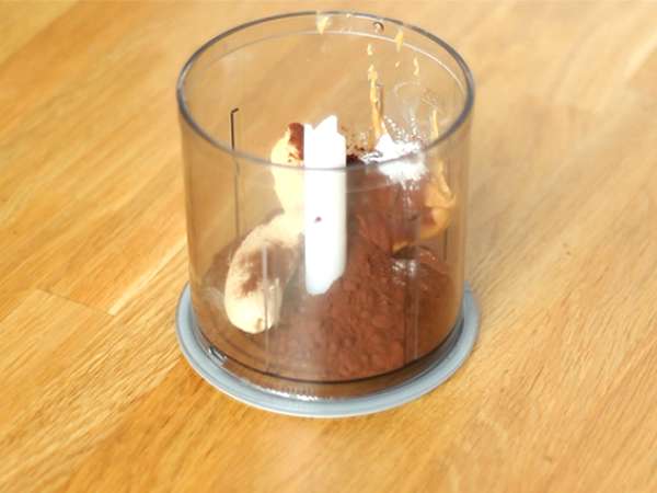 Čokoladna torta z arašidovim maslom v mikrovalovni pečici v 1 min. - Priprava korak 1