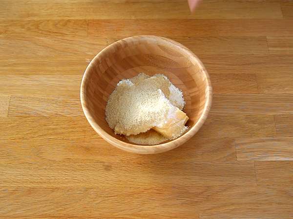 Torta z jabolki in mandlji (Tarte normande) - Priprava korak 1