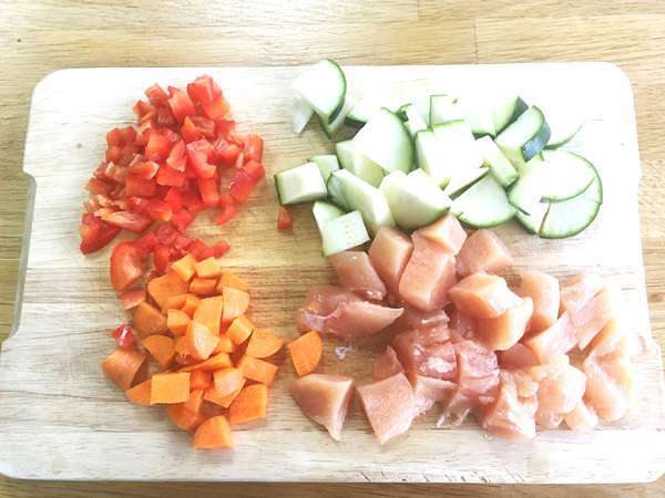 Kvinoja z zelenjavo in piščancem - Priprava korak 1