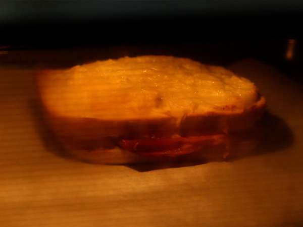 Gourmet croque-monsieur z bešamelno omako - Priprava korak 4