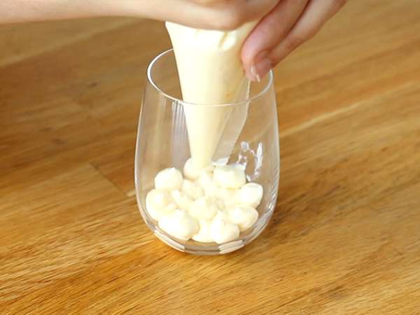 Ohlajeni jagodni tiramisu verrines - Priprava korak 4