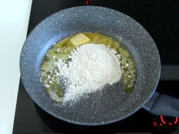 Ikeine mesne kroglice z belo omako - Priprava korak 4