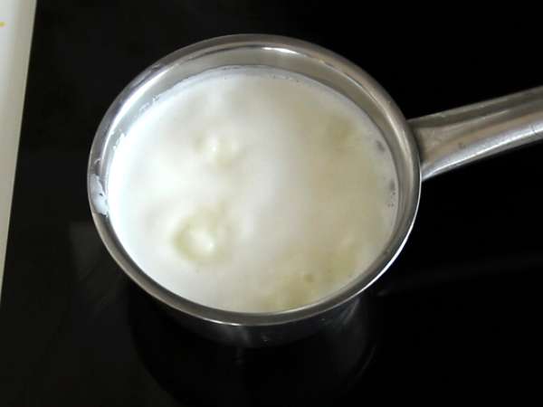 Enostavno domače kondenzirano mleko - Priprava korak 1