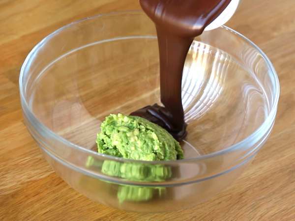 Avokado in čokoladni brownie brez masla - brez laktoze - Priprava korak 1