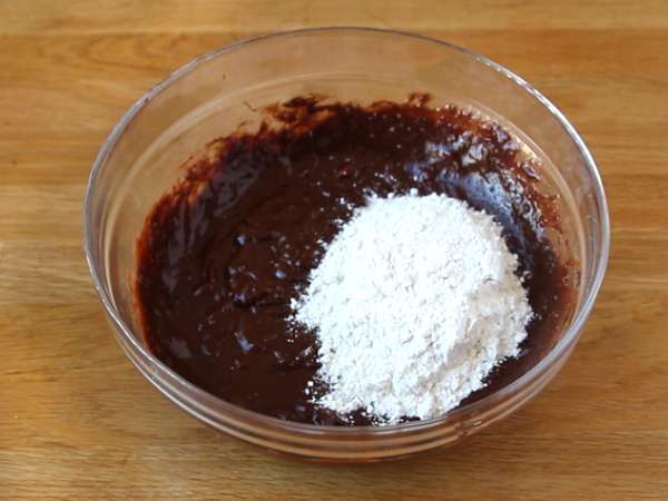 Avokado in čokoladni brownie brez masla - brez laktoze - Priprava korak 2