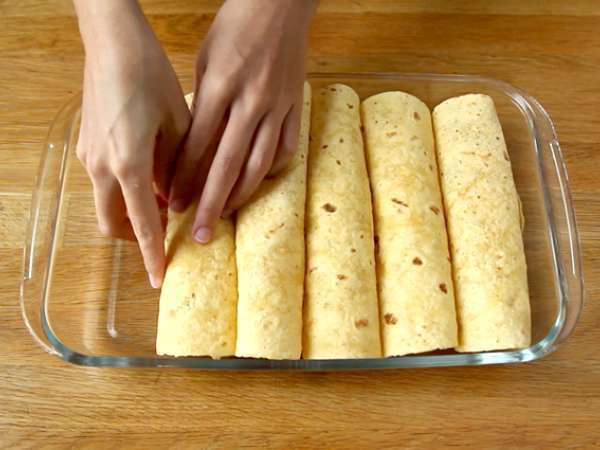 Piščančje Enchiladas z Chili omako - Priprava korak 5