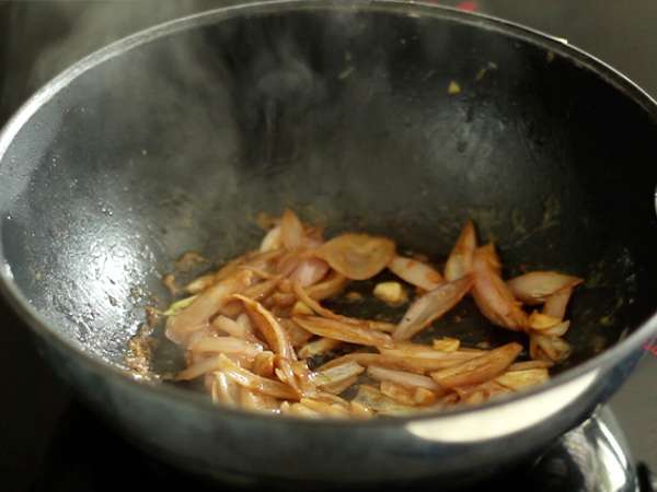 Zelenjavni vok s kozicami - Priprava korak 3