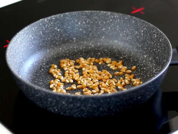 Karamelni popcorn - Priprava korak 1