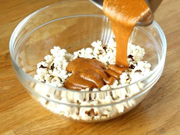 Karamelni popcorn - Priprava korak 5