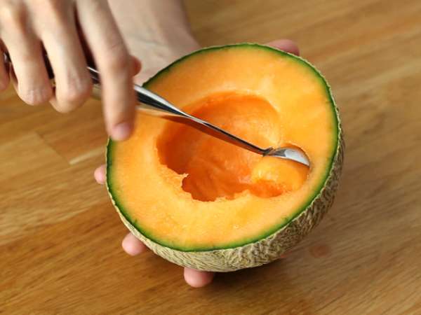 Melonina solata na meloni - Priprava korak 1