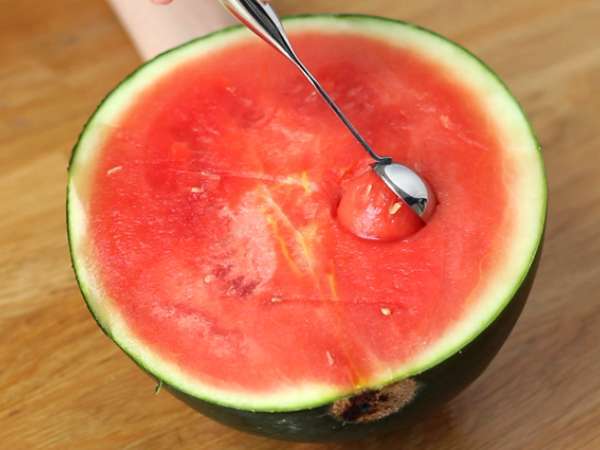 Melonina solata na meloni - Priprava korak 2