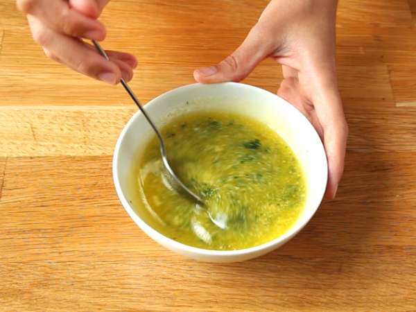 Krona pice z mocarelo - Priprava korak 1