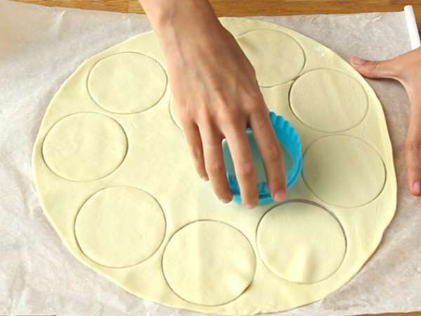 Krona pice z mocarelo - Priprava korak 2