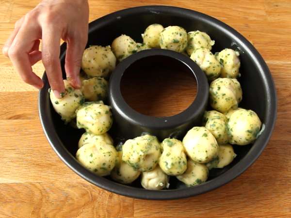 Krona pice z mocarelo - Priprava korak 5