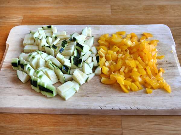 Omleta s papriko in bučkami - Priprava korak 1