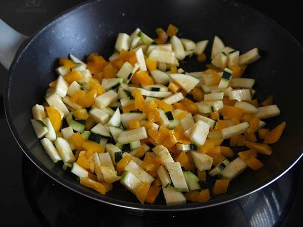 Omleta s papriko in bučkami - Priprava korak 2