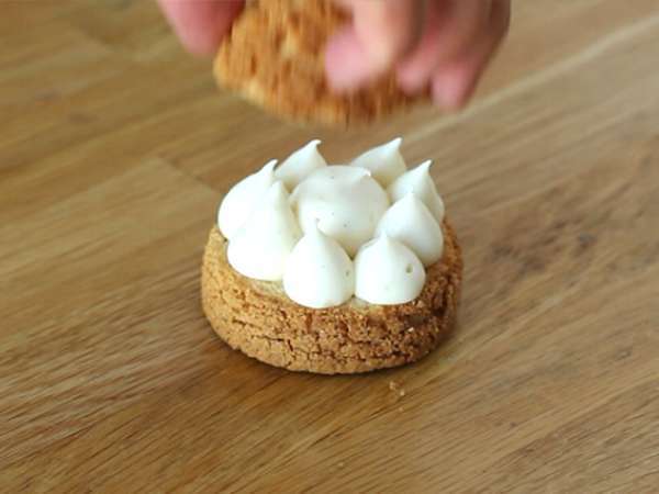 Vanilijevi kremni krekerji - Priprava korak 17