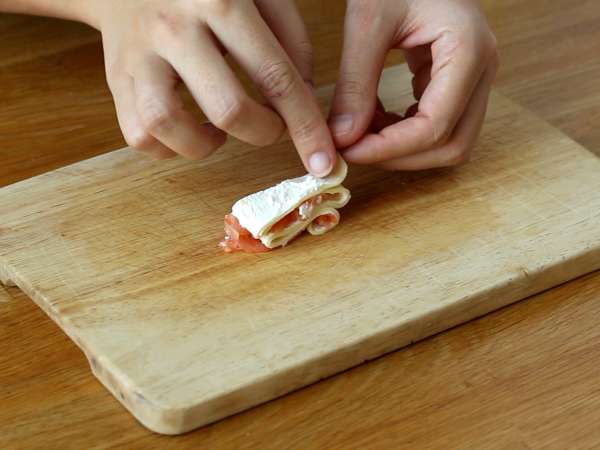 Ele iz listnatega testa z dvema vrstama lososa - Priprava korak 4