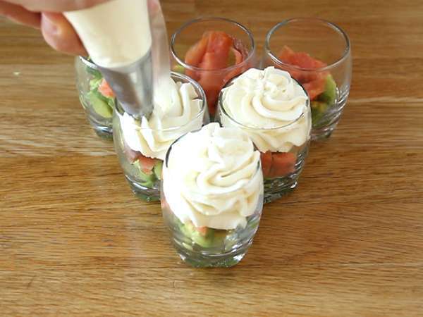 Dimljeni losos in avokado verrines - Priprava korak 5