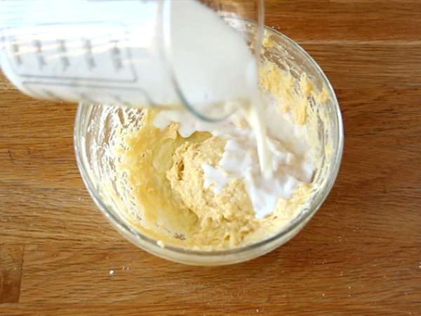 Palačinke, polnjene z bešamelno omako, sirom in šunko - Priprava korak 2