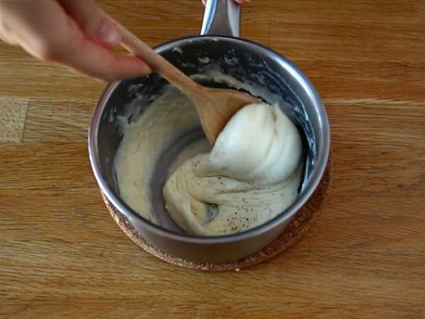 Palačinke, polnjene z bešamelno omako, sirom in šunko - Priprava korak 7