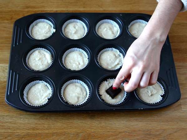 Čokoladni srčni mafini - veganski in brez glutena - Priprava korak 3