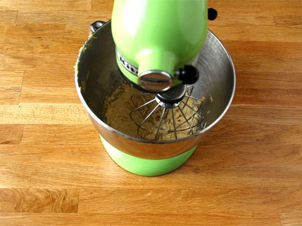 Piškotki s čokolado, arašidi in mandlji - Priprava korak 1