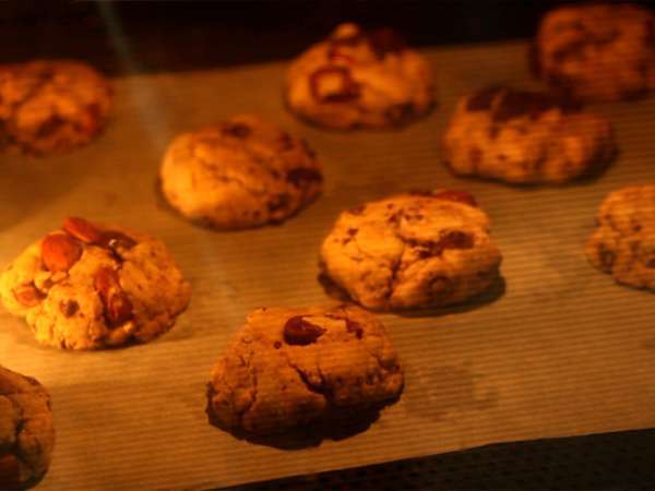 Piškotki s čokolado, arašidi in mandlji - Priprava korak 4