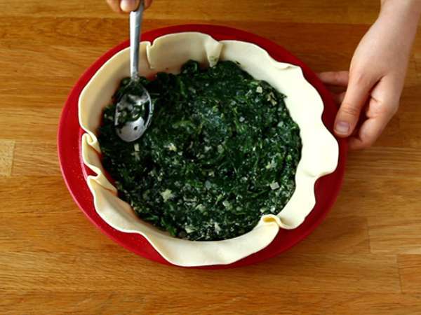 Špinača, rikota in jajčna pita - italijanska Torta Pasqualina - Priprava korak 4