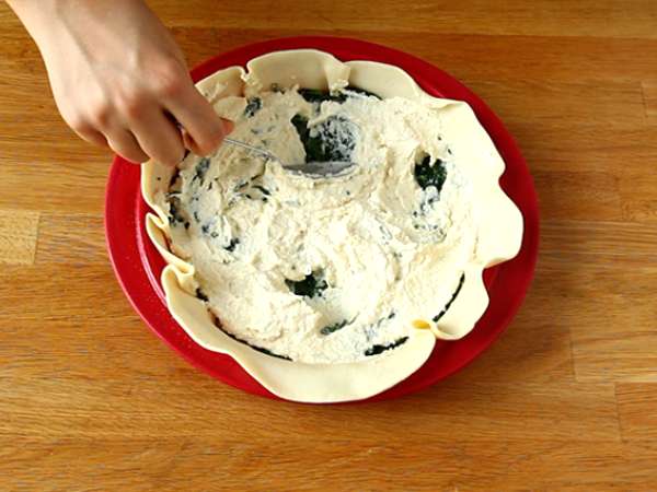 Špinača, rikota in jajčna pita - italijanska Torta Pasqualina - Priprava korak 5