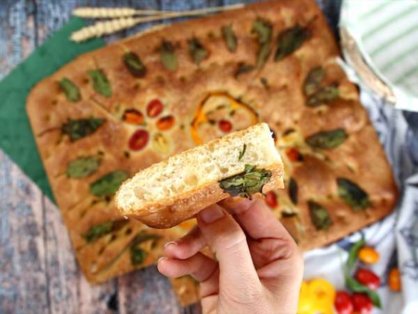 Cvetovi focaccia - umetnost focaccia - Priprava korak 10