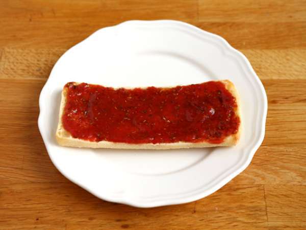 Panini s čorizom in ementalom - Priprava korak 1