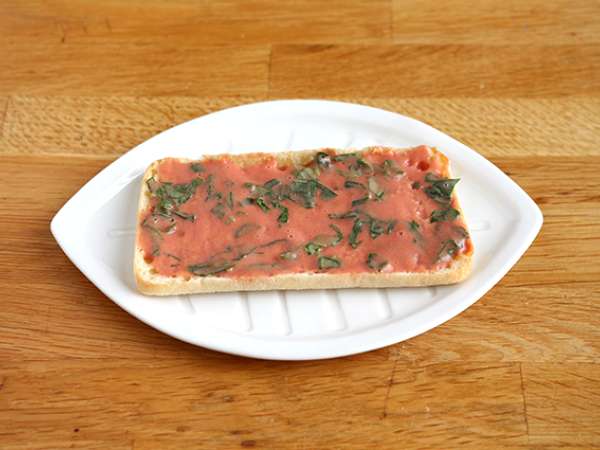 Panini z lososom, mocarelo in koprom - Priprava korak 1