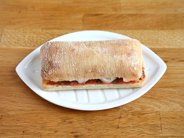 Panini z lososom, mocarelo in koprom - Priprava korak 4