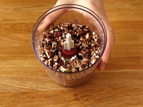 Brawnie - Brownie iz surovih datljev - Priprava korak 1