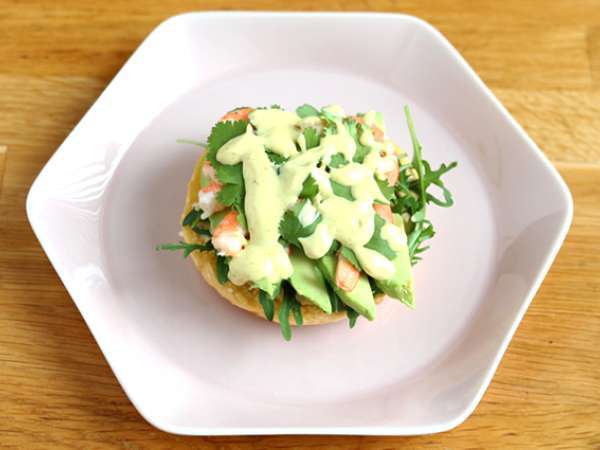 Sendvič s kozicami, avokadom in koriandrom - Priprava korak 3