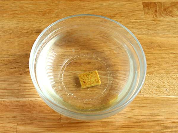 Rižota s čemažem, grahom, bučkami, česnom in zeliščnim sirom - Priprava korak 1