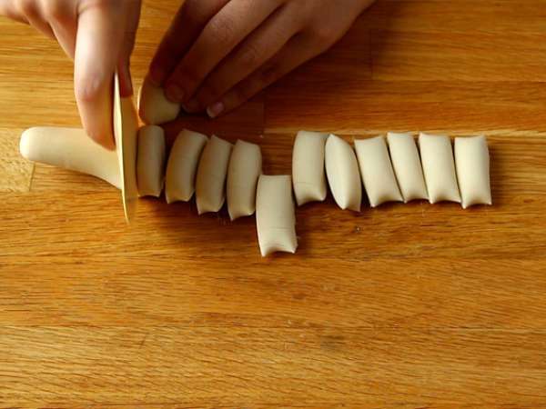 Gyozas s piščancem, korenčkom in gobami - Priprava korak 5