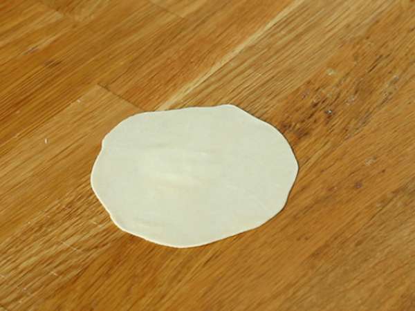 Gyozas s piščancem, korenčkom in gobami - Priprava korak 7