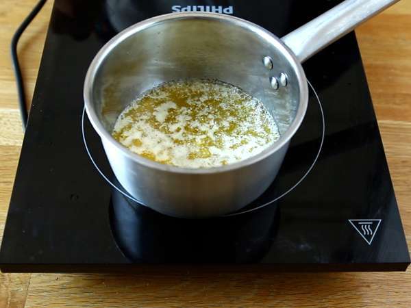 Domača mandljeva torta - Priprava korak 1